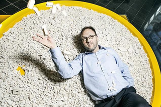 Illustration for article titled Olyan névjegye senkinek sincs, mint a szenior Lego-dolgozóknak